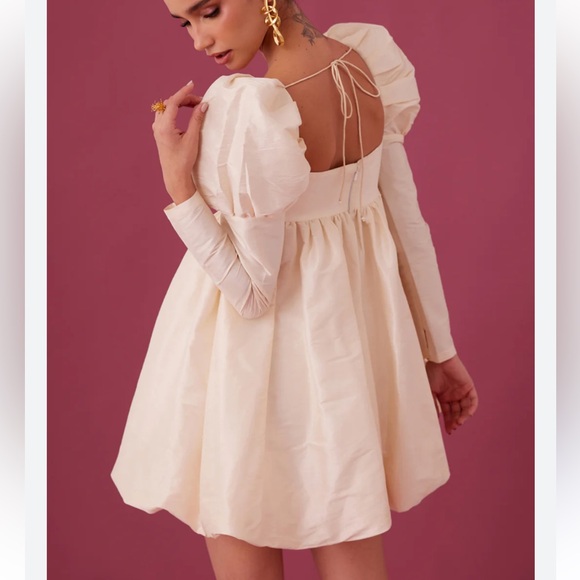 LOOK SKY LONG SLEEVE BUBBLE MINI DRESS NWOT - Picture 2 of 4